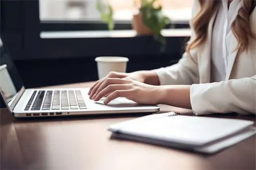 出国旅游后多久可以打工