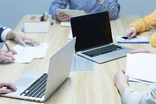 1亿人民币能旅游多久